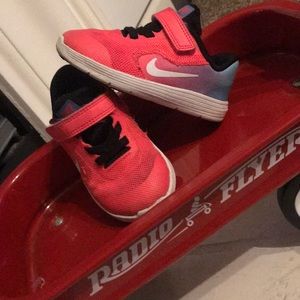 Nike Toddler Size 6c ombré color